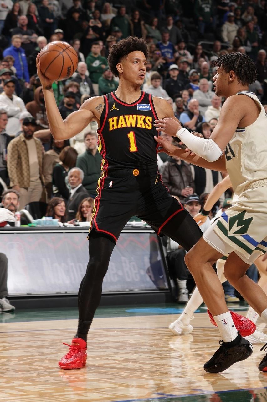 世界杯赛事直播软件下载-字母哥24分吃T复出全败！雄鹿遭老鹰16分逆转 奥孔古21+8