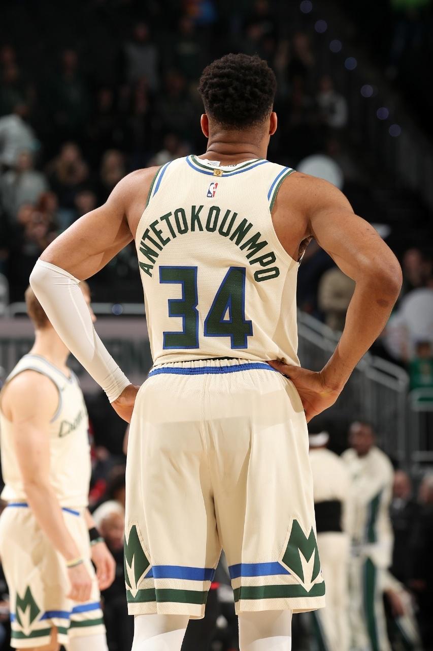 世界杯赛事直播软件下载-字母哥24分吃T复出全败！雄鹿遭老鹰16分逆转 奥孔古21+8