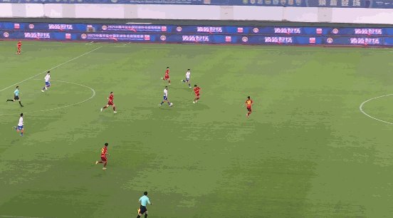 【中超】吴兴涵梅开二度 泰山5比0大胜河北继续领跑