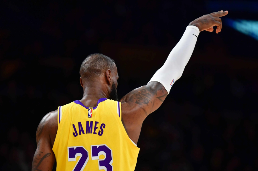 世界杯直播app下载手机版-15胜0负！联盟第一！全世界都说你老了，你却逆天改命再创神迹