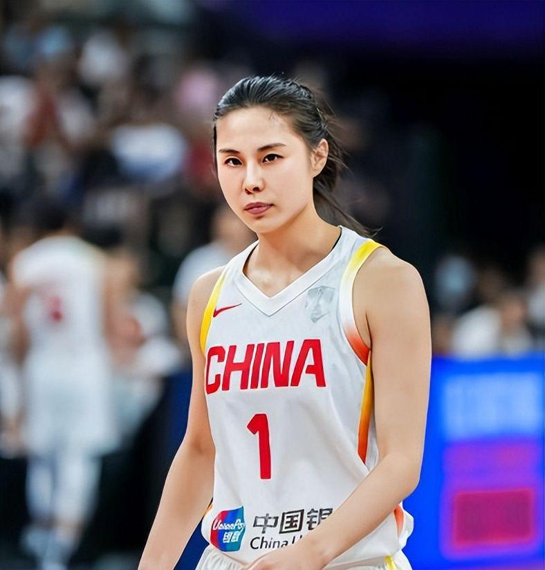 世界杯赛事直播软件下载-中国女篮新动态！14人名单出炉，30岁老将惊喜回归，比赛时间如下